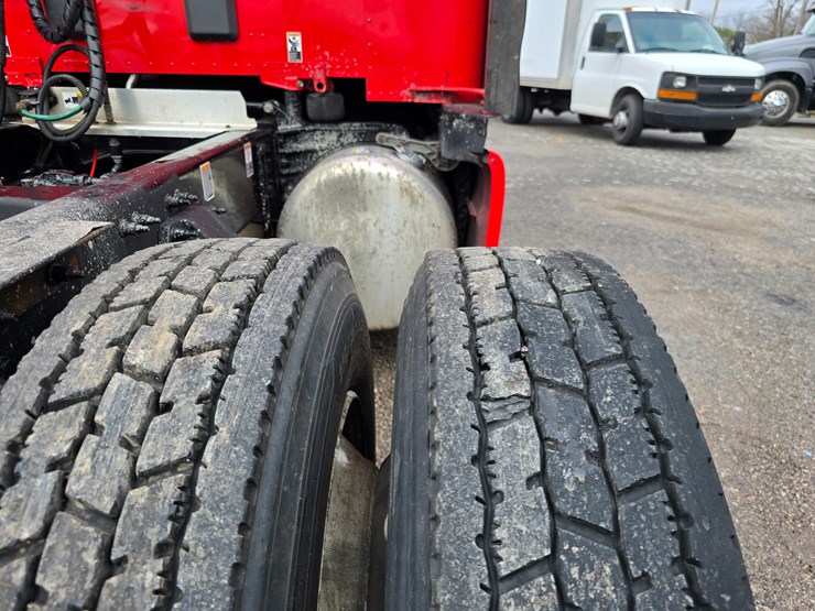 2017-peterbilt-579-image-104