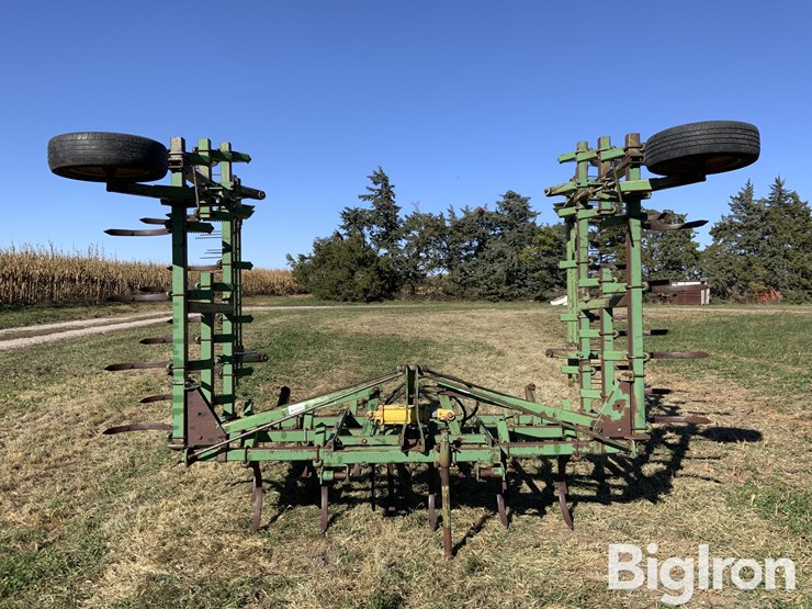 john-deere-1100-image-2