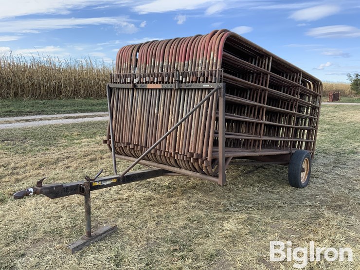 winkel-cattle-panel-trailer-image-1