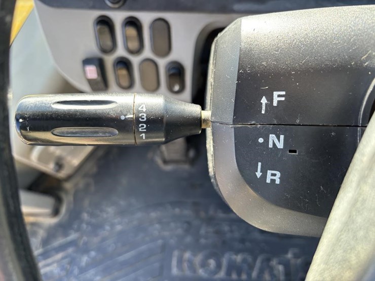 2014-komatsu-wa380-7-image-38