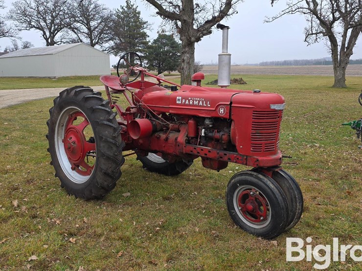 1945-farmall-h-2wd-tractor-image-3