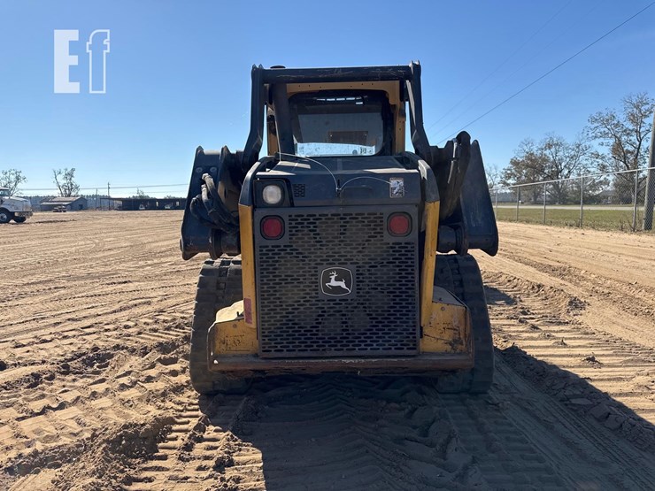 2017-deere-323e-image-7