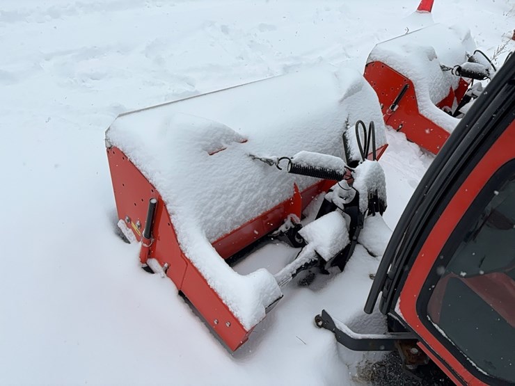 2022-kubota-f2690-image-7