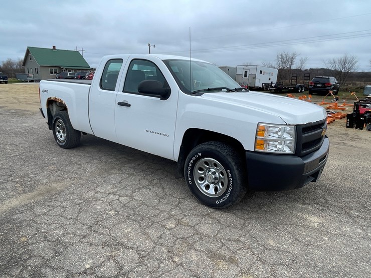 2013-chevrolet-1500-image-3