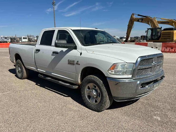 2018-dodge-ram-2500-image-2