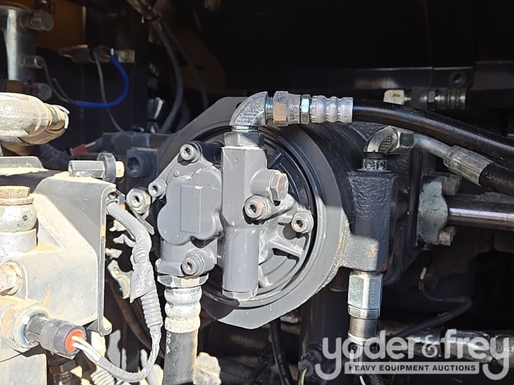 2021-case-cx210-lc-image-120