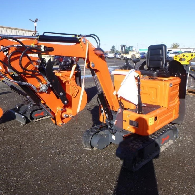 BLT 319 Hydraulic Excavator