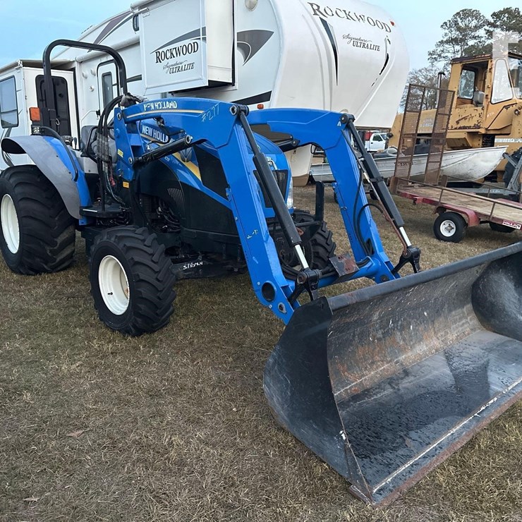 NEW HOLLAND WORKMASTER 105