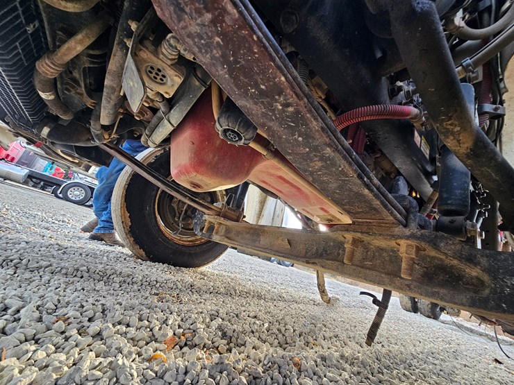 2019-freightliner-m2-106-image-22