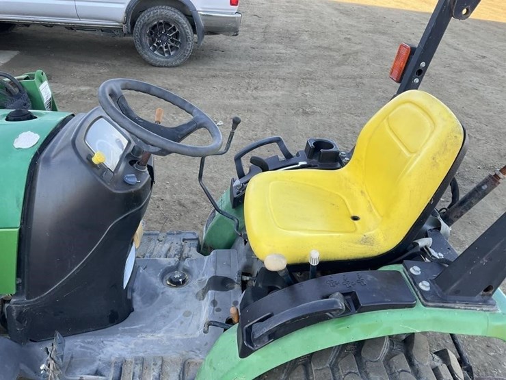 john-deere-2320-image-19