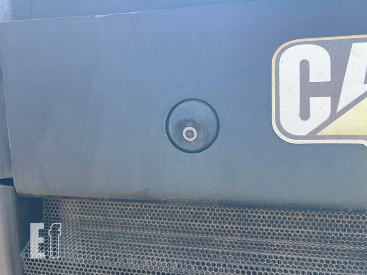 2016-caterpillar-236d-image-16