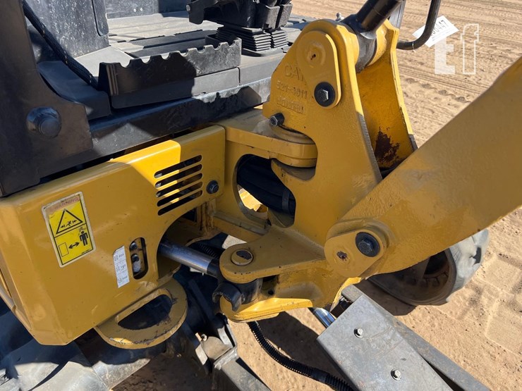 2022-caterpillar-301.5-image-22