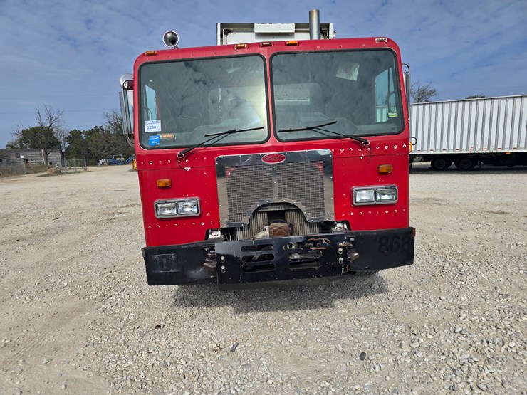 2003-peterbilt-320-image-44