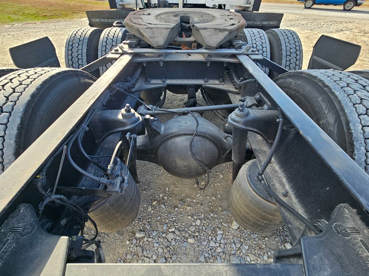 2021-kenworth-t680-image-73