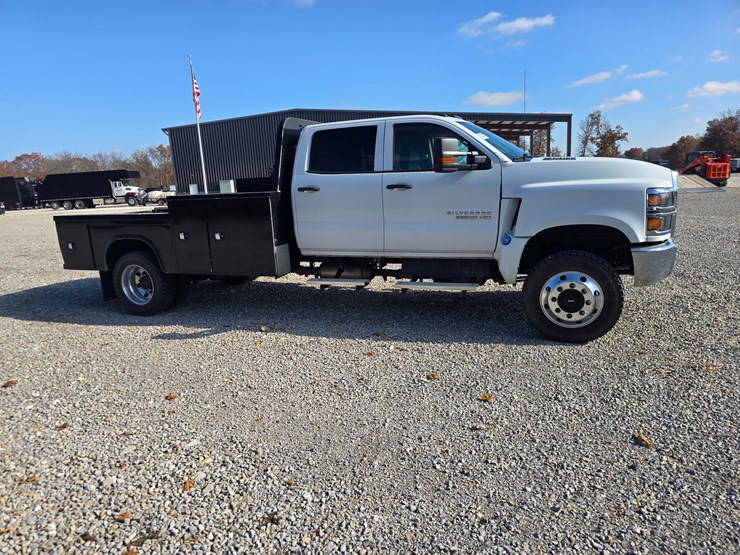 chevrolet-silverado-5500hd-image-38