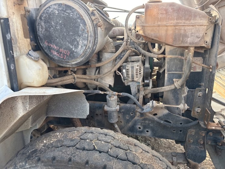 2001-international-4900-image-2