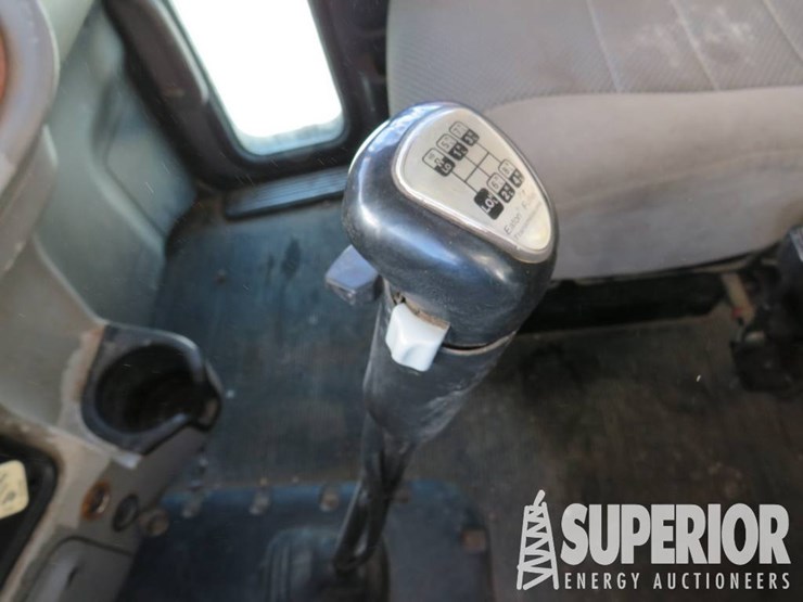 peterbilt-388-image-12