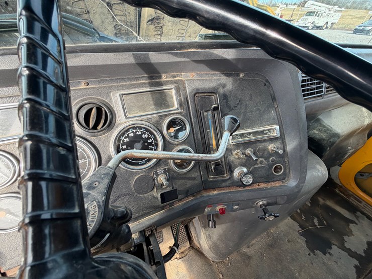 ford-lts9000-image-42