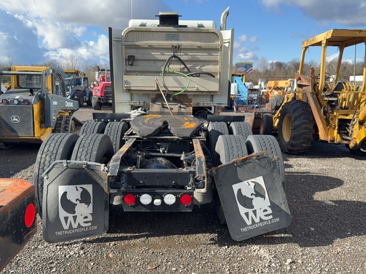 2013-kenworth-t800-image-9