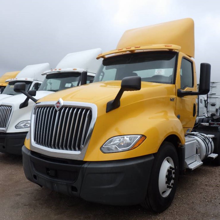 2019 INTERNATIONAL LT