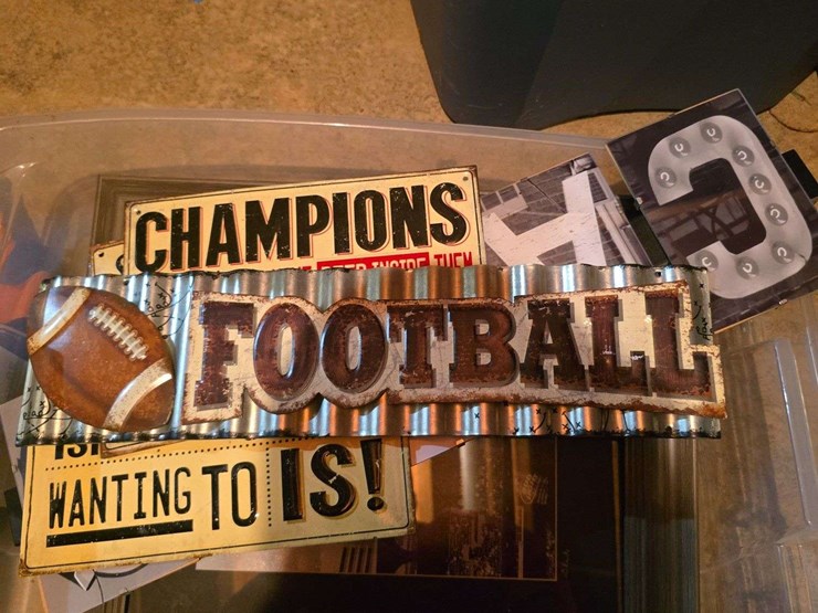 metal-signs-and-framed-picture-image-4