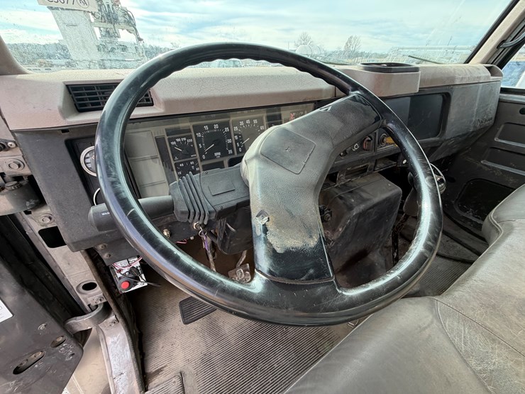 international-4700-image-22