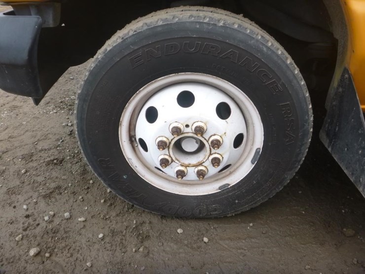 2004-ford-e450-image-17