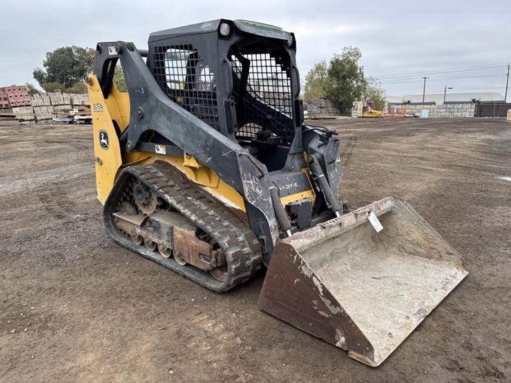 deere-317g-image-2