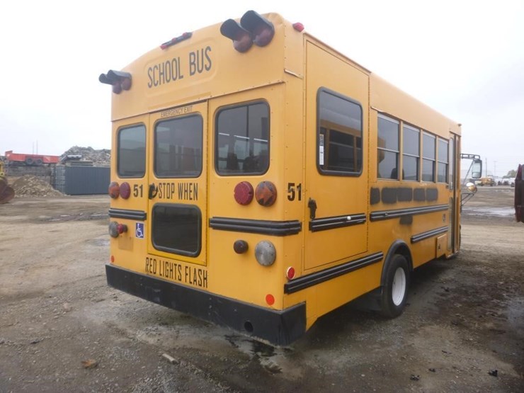 2001-ford-e450-image-3