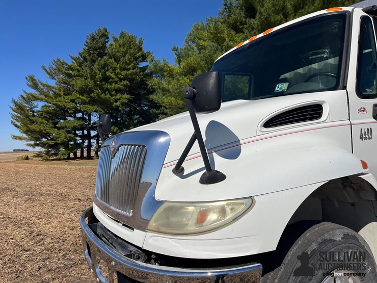 international-durastar-4400-image-10