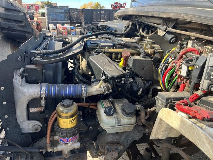 freightliner-m2-106-image-9