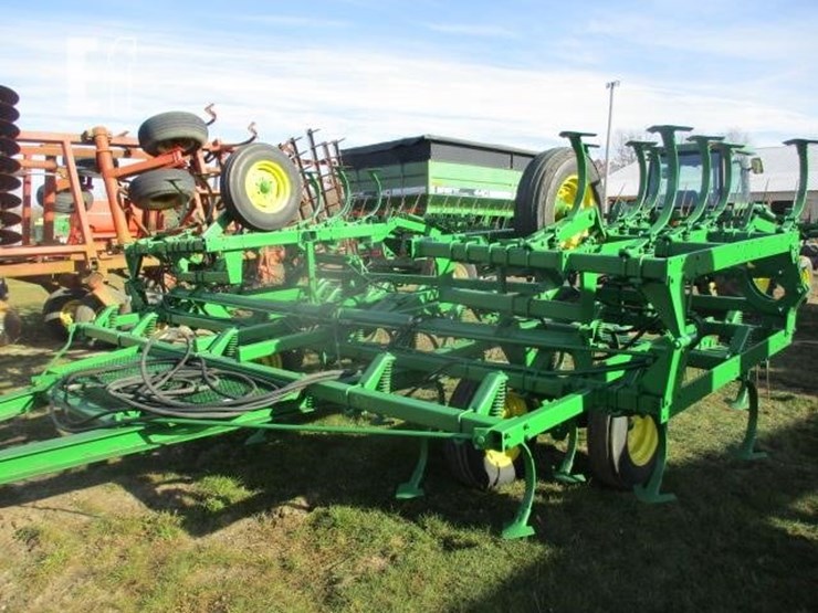 john-deere-1100-image-1