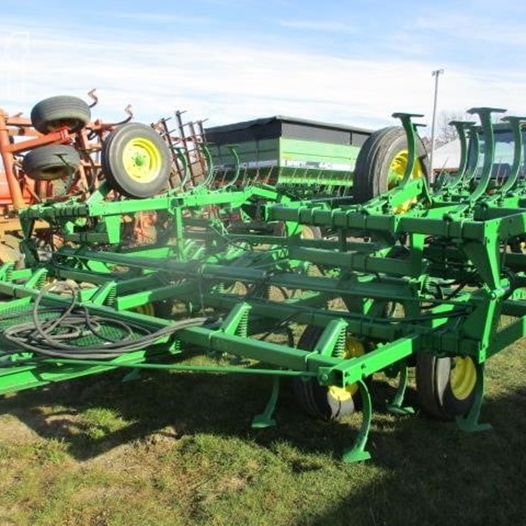 JOHN DEERE 1100