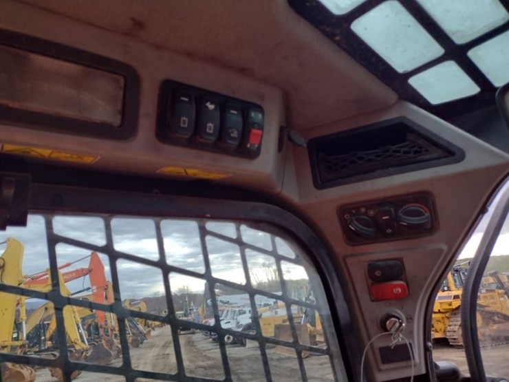 caterpillar-262d3-image-8