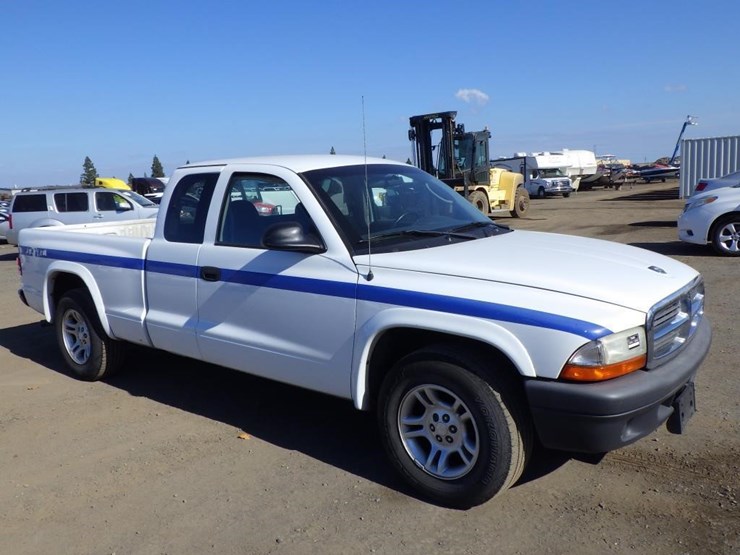 2004-dodge-dakota-image-2