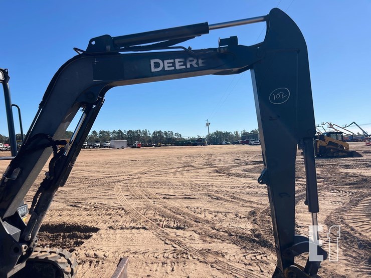 2015-deere-35g-image-23