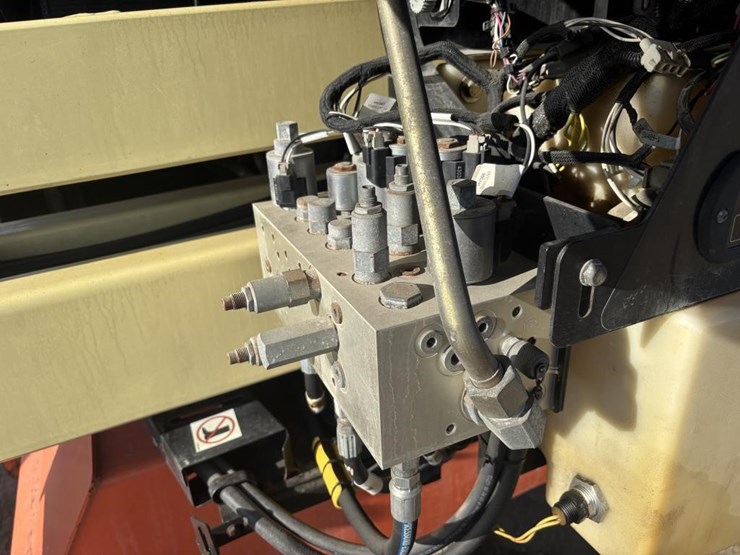 2015-jlg-450aj-image-27