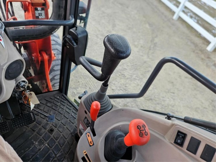 kubota-m7040-image-28