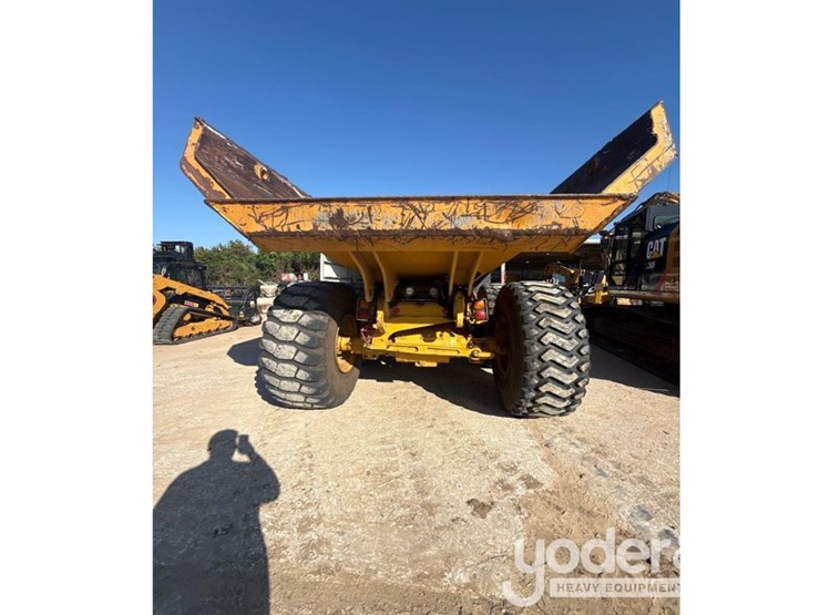 caterpillar-725-image-4