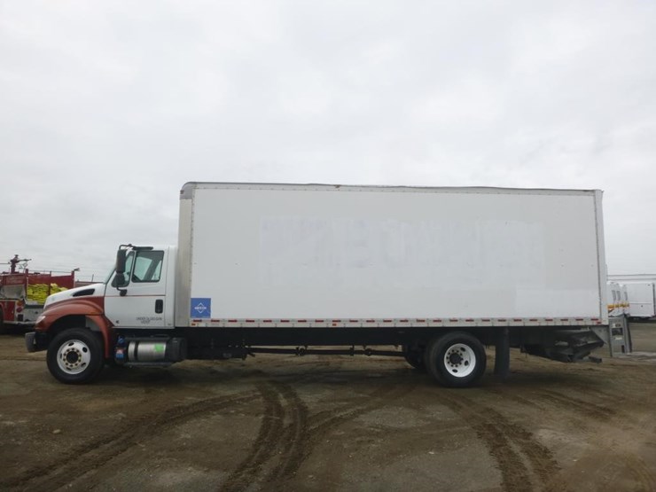 2019-international-durastar-4300-image-5