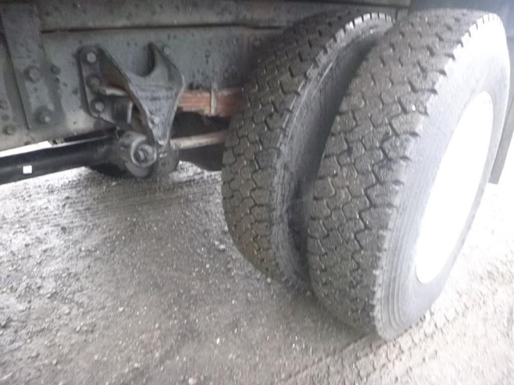 2004-ford-f750-image-23