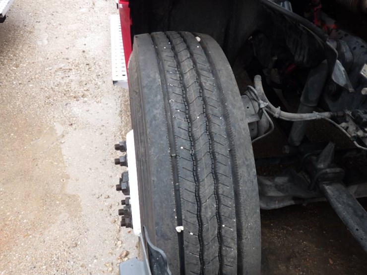 freightliner-cascadia-126-image-27