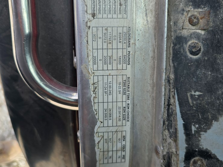 2003-peterbilt-320-image-45