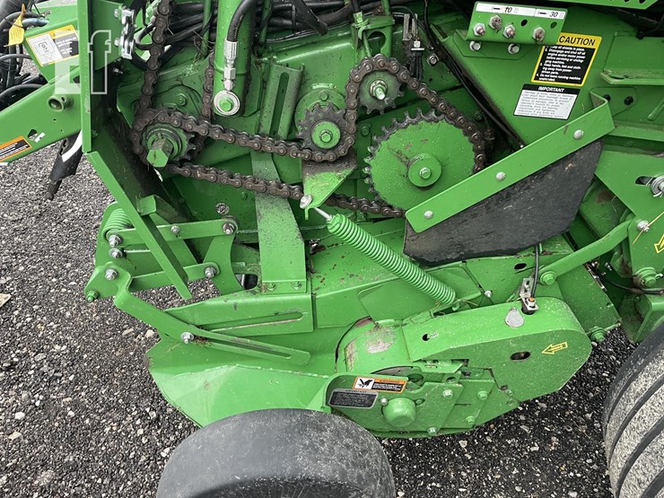 2022-john-deere-560m-image-11