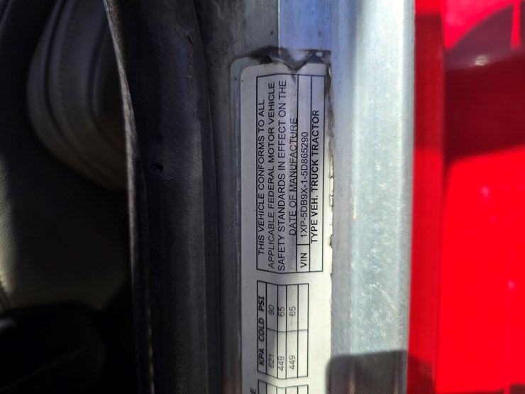 2005-peterbilt-379-image-81