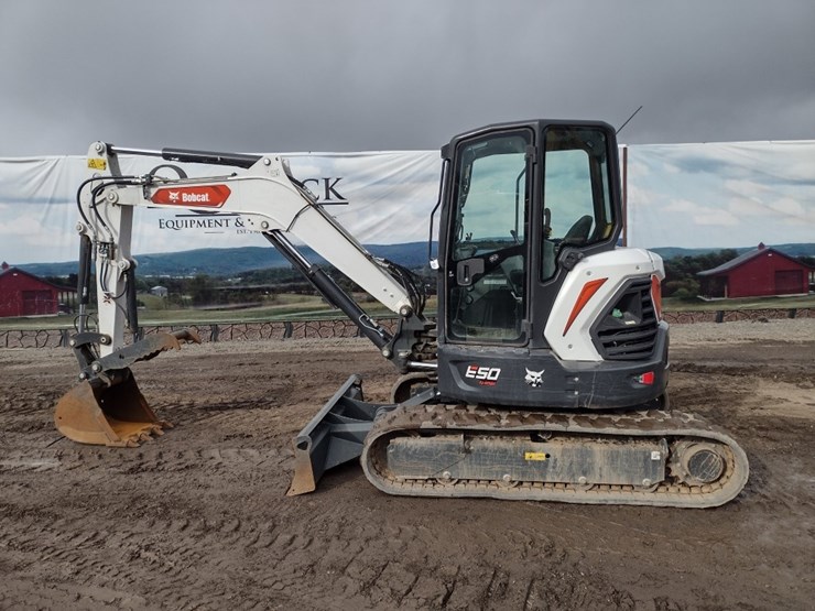 bobcat-e50-image-1