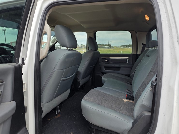 2017-dodge-2500-image-10