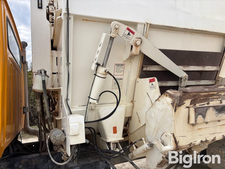 ford-lt9000-image-14