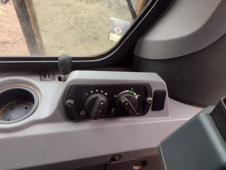 caterpillar-d7e-lgp-image-13