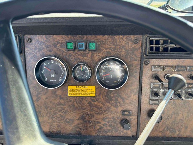 1992-kenworth-t400-image-8